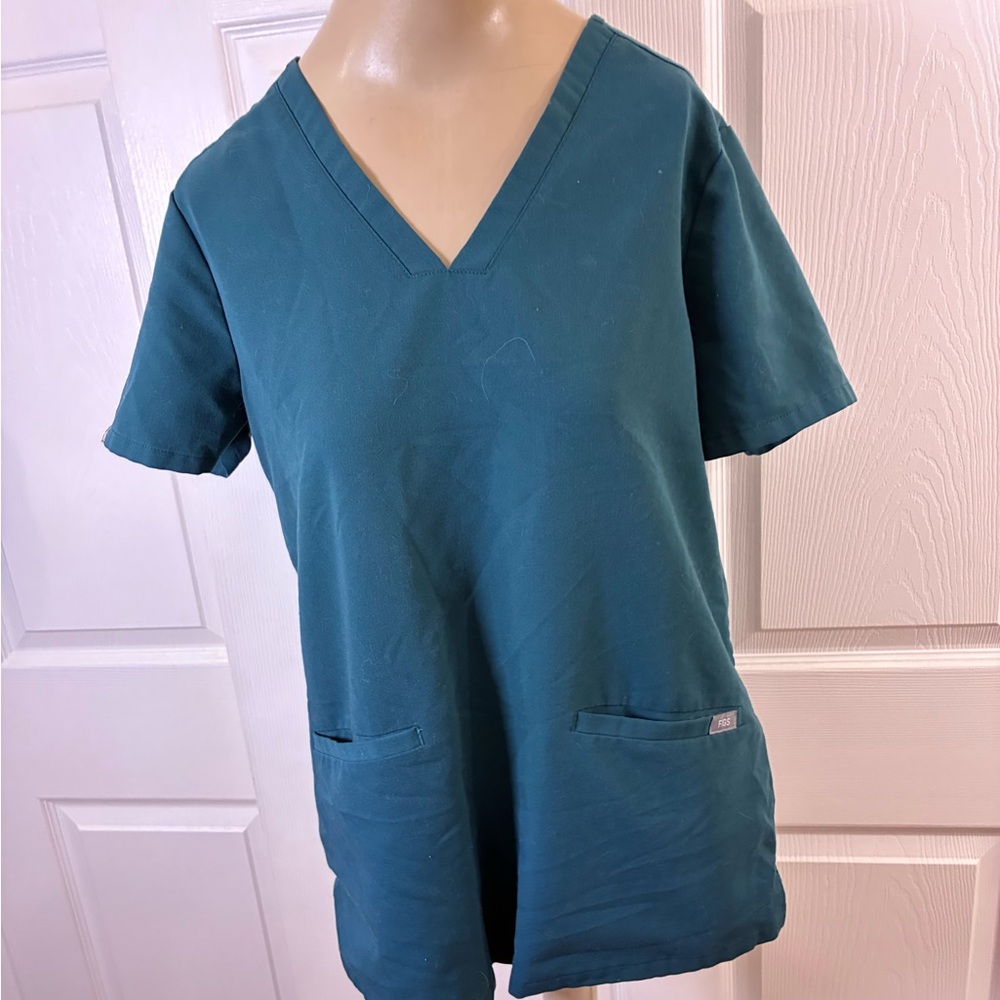 Figs Caribbean blue Casma 2 pocket scrub top size small